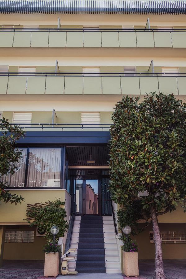Hotel Boston Cesenatico Exterior foto
